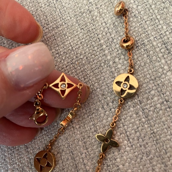 Camellia bracelet - Picture 2 of 2